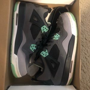 Jordan 4 green glow